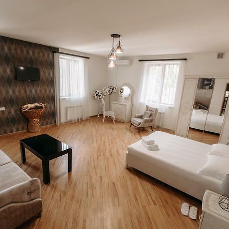 Castle Family Hotel Γιερεβάν Εξωτερικό φωτογραφία