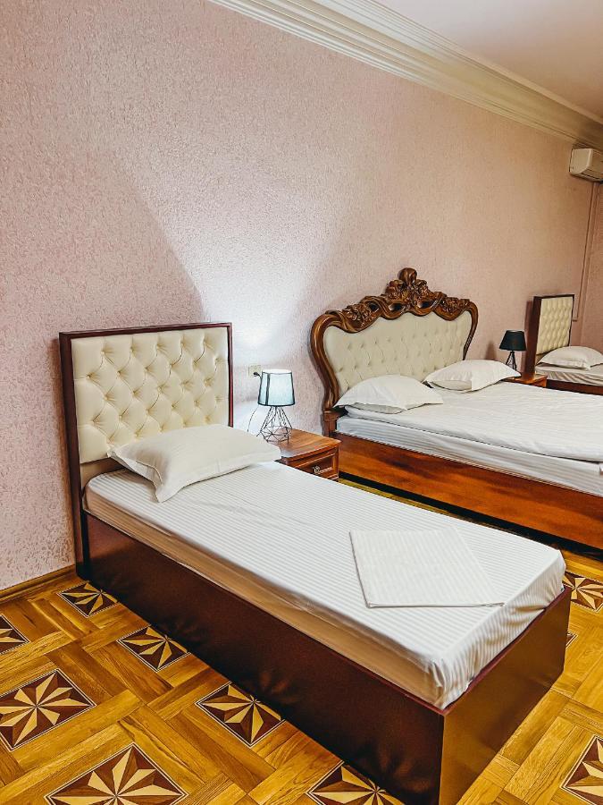 Castle Family Hotel Γιερεβάν Εξωτερικό φωτογραφία