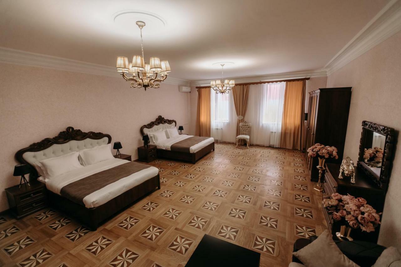 Castle Family Hotel Γιερεβάν Εξωτερικό φωτογραφία