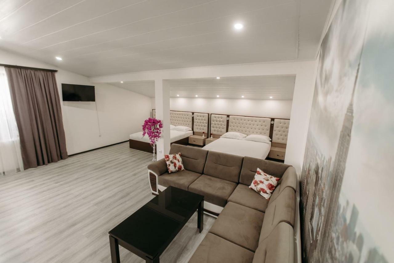 Castle Family Hotel Γιερεβάν Εξωτερικό φωτογραφία