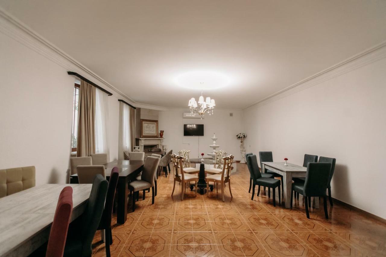 Castle Family Hotel Γιερεβάν Εξωτερικό φωτογραφία