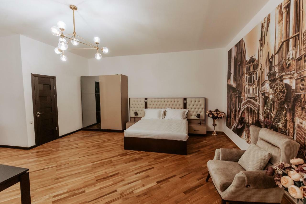 Castle Family Hotel Γιερεβάν Εξωτερικό φωτογραφία