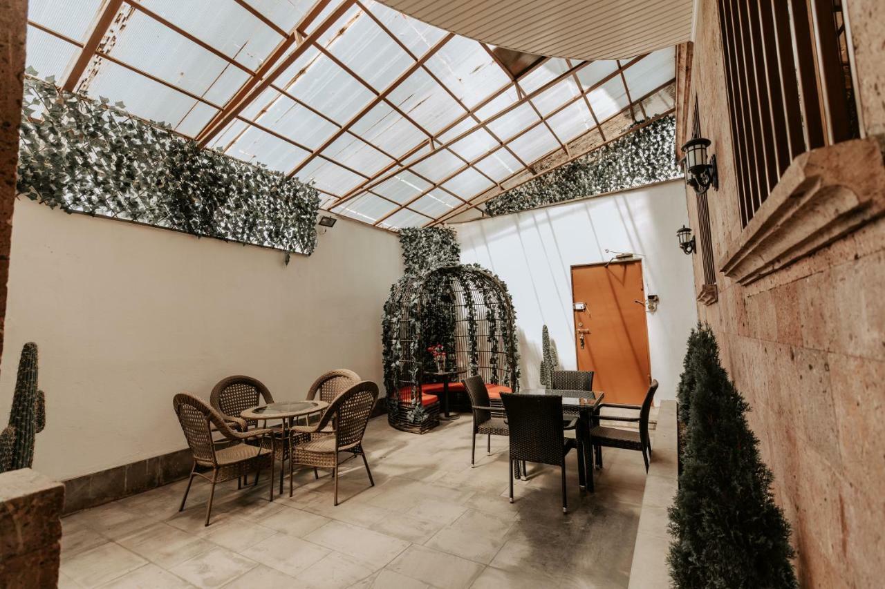 Castle Family Hotel Γιερεβάν Εξωτερικό φωτογραφία