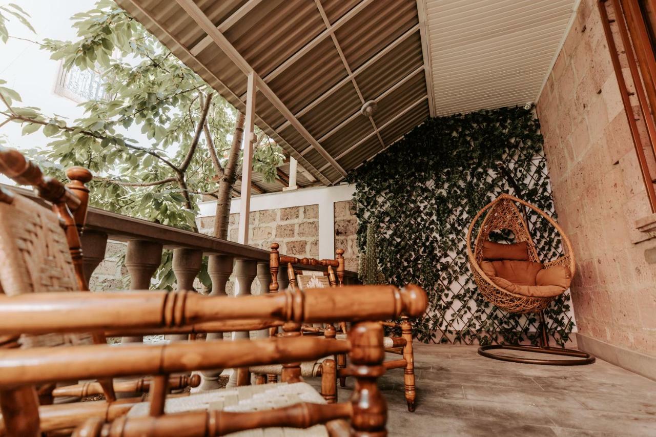 Castle Family Hotel Γιερεβάν Εξωτερικό φωτογραφία