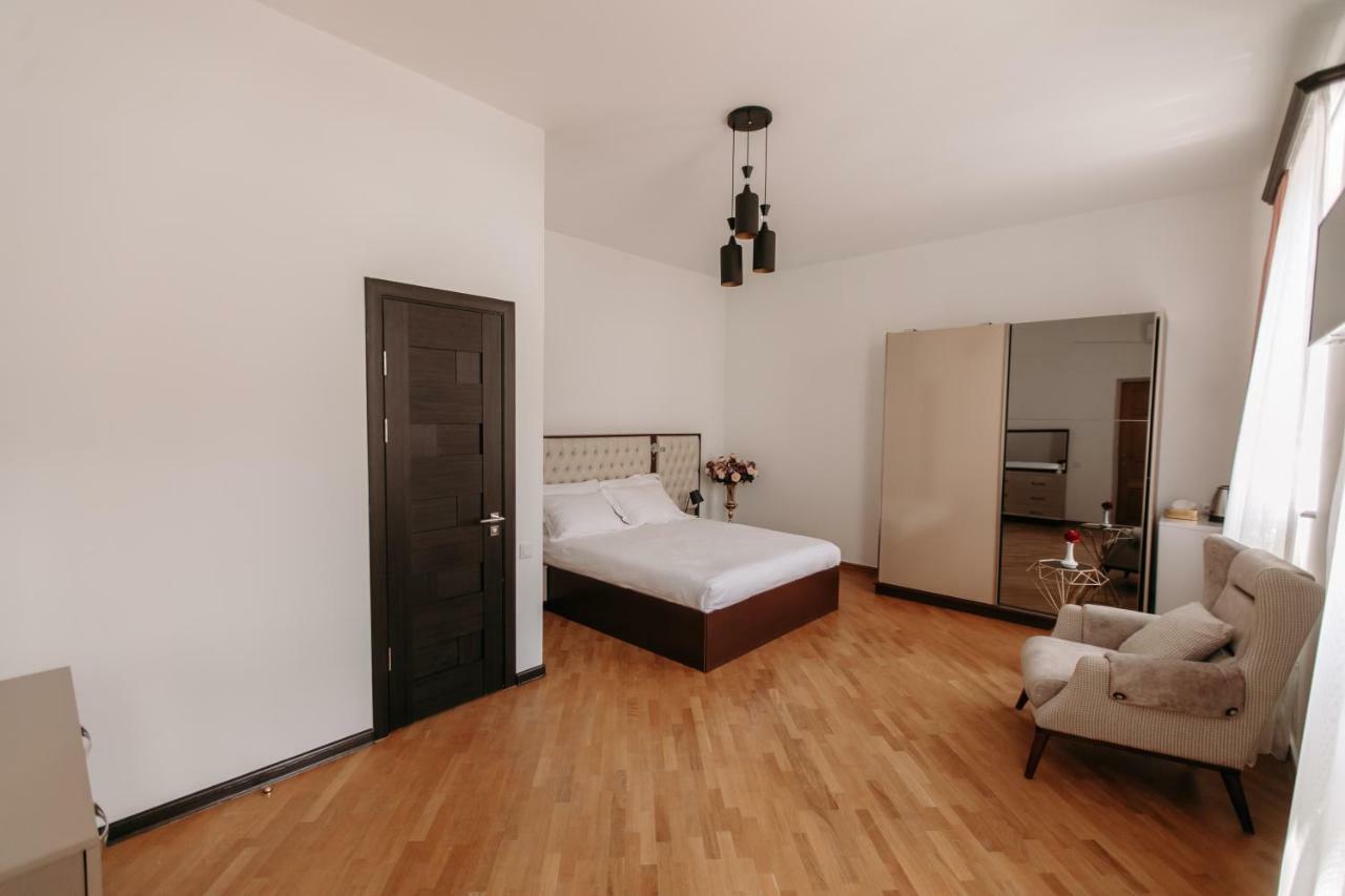 Castle Family Hotel Γιερεβάν Εξωτερικό φωτογραφία