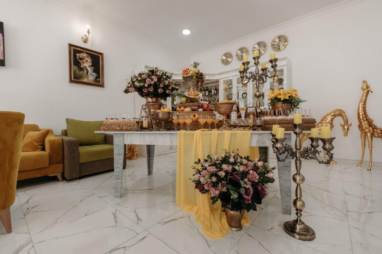 Castle Family Hotel Γιερεβάν Εξωτερικό φωτογραφία