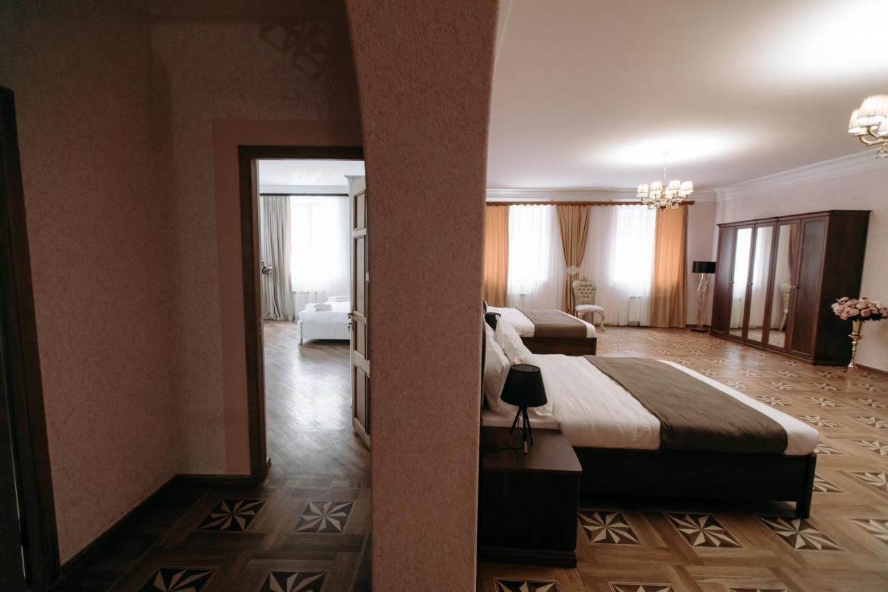 Castle Family Hotel Γιερεβάν Εξωτερικό φωτογραφία